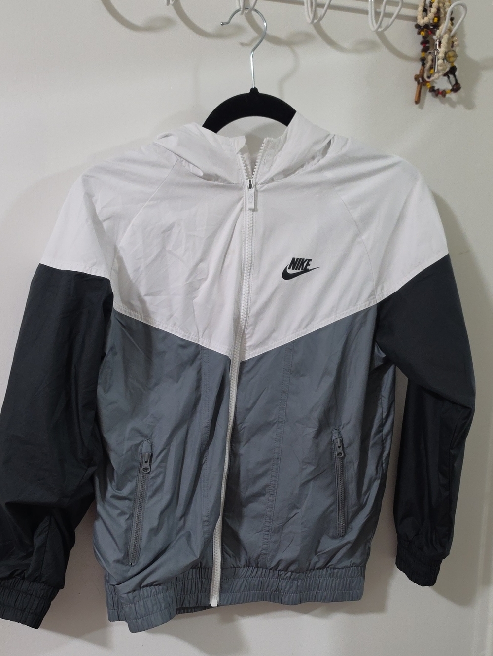 Nike Kids White, Gray & Black Colorblock Hooded Windbreaker